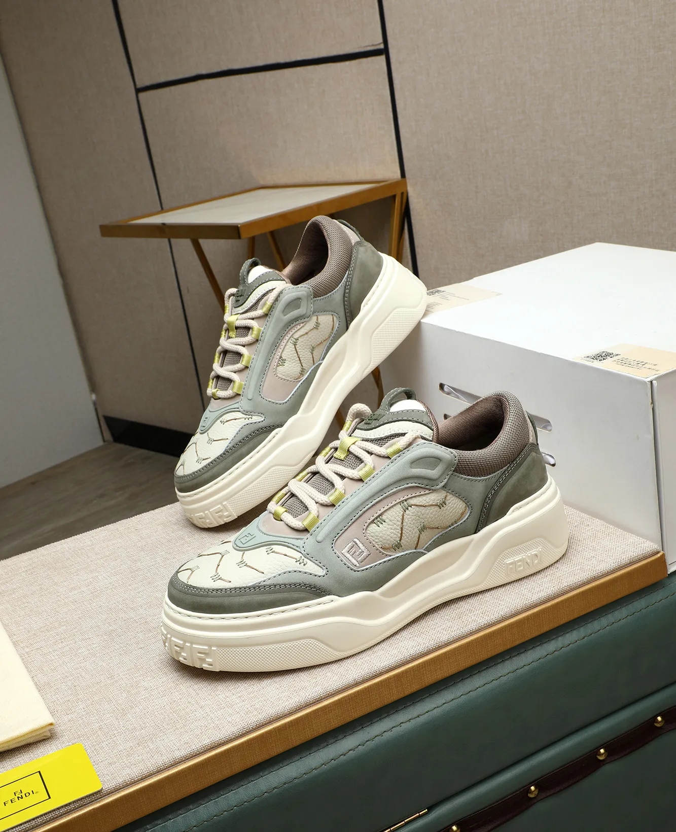Men's shoes 💰820 [FENDI] Fendi - High-end quality original casual sports shoes - Upper: Nappa calfskin, pebbled calfskin, tongue and heel; injection molded brand logo plastic module - Lining: brand canvas - Outsole: ultra-light TPR foam·rubber; molded outsole -Super high quality control·Fine workmanship: highlighted (high-end·luxury·grade) -Size :39-44 (38, 45, can be customized)